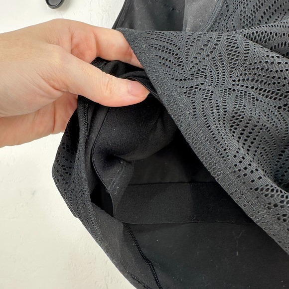 Athleta Tank Top Womens Small Black Lace Cropped Racerback Crew Neck‎ Activewear - Picture 5 of 6